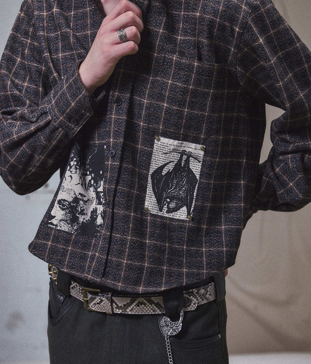Plaid Graphic Patch Cropped Shirt